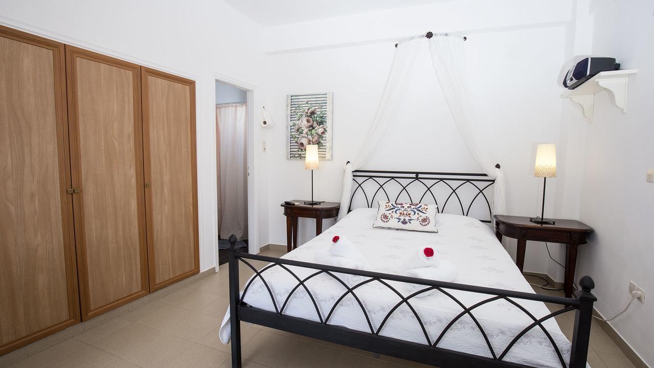 Pension Moschoula Platis Gialos  Exterior photo